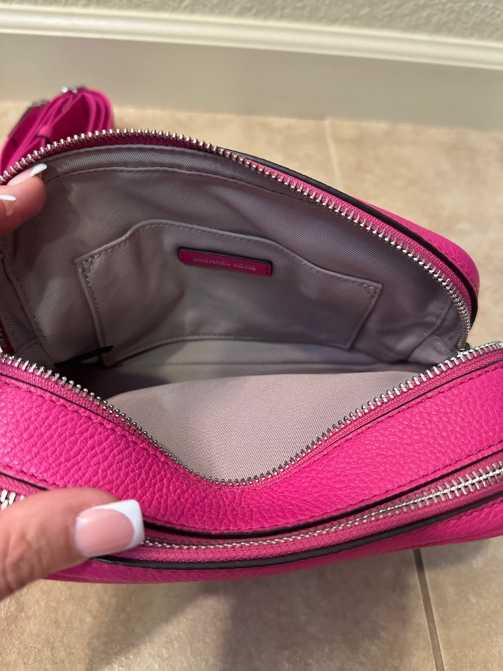 New Michael Kors Double Zip Camera Crossbody Bag - Picture 7 of 8